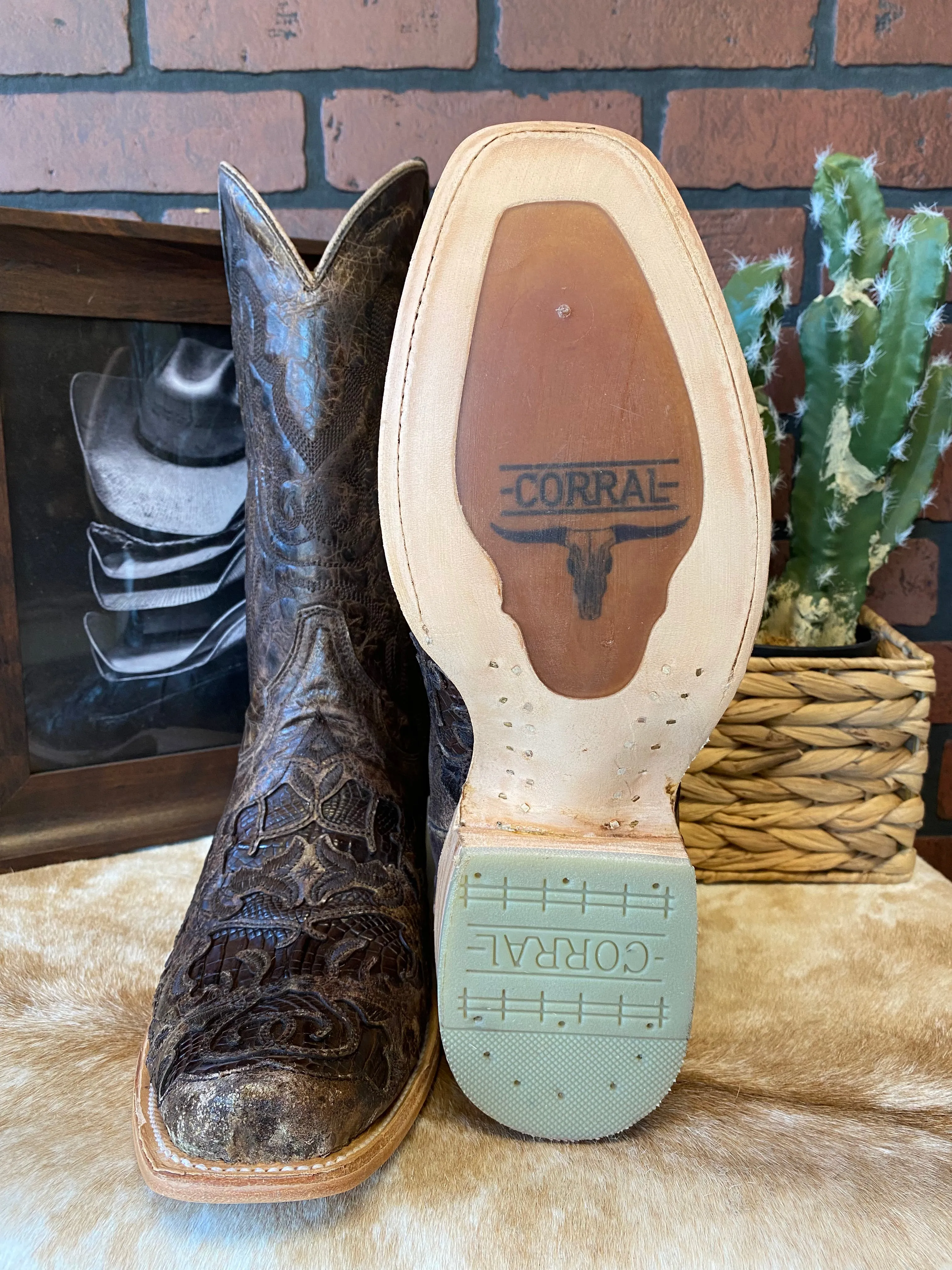 Corral Men's Brown Alligator Inlay Horseman Toe Cowboy Boots A4337