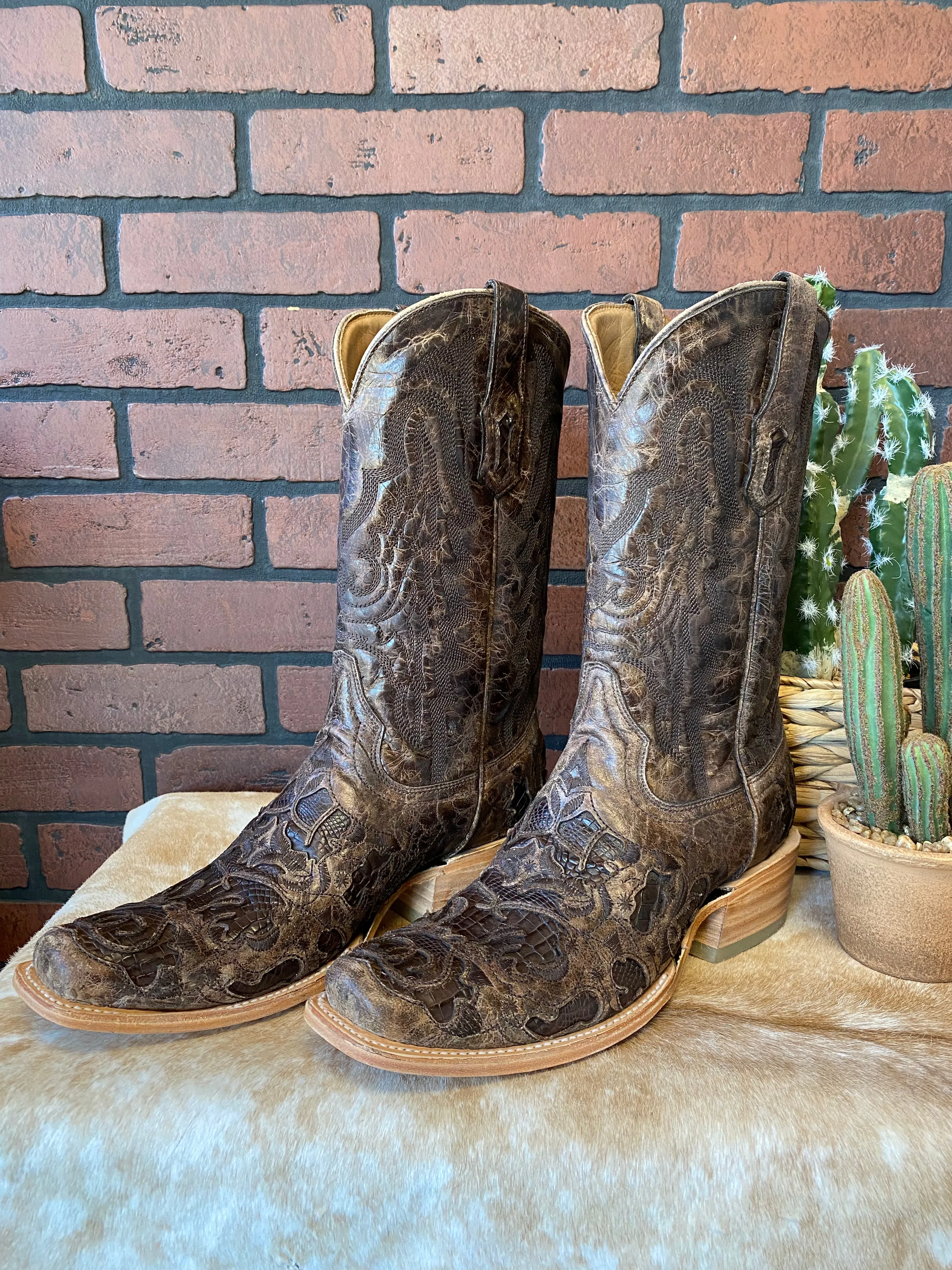 Corral Men's Brown Alligator Inlay Horseman Toe Cowboy Boots A4337