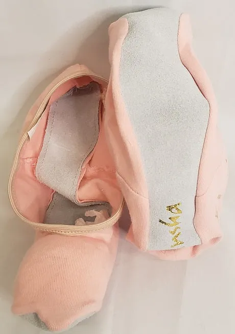 Inola -- Women's Pointe Shoe Covers -- Pink