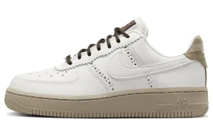 Nike Air Force 1 Low Unisex Skateboarding Shoe - White/Tan